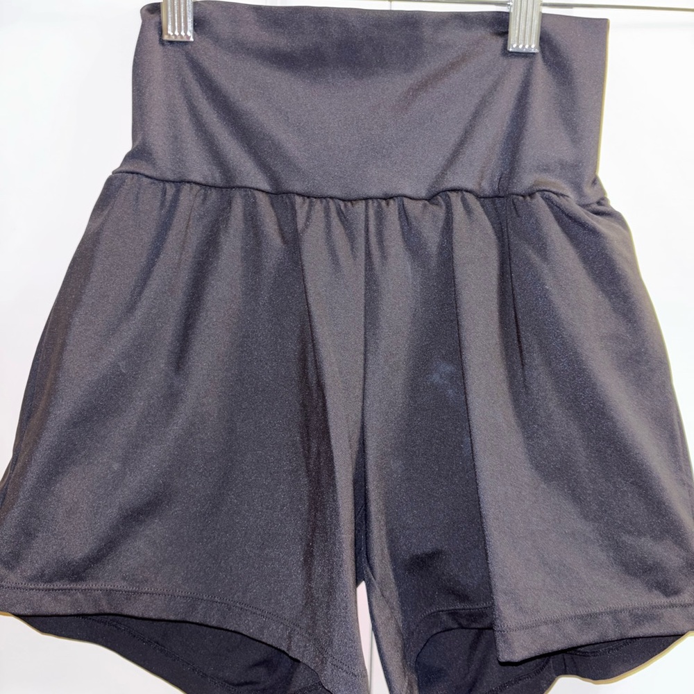 HALARA High-Waisted Charcoal Shorts